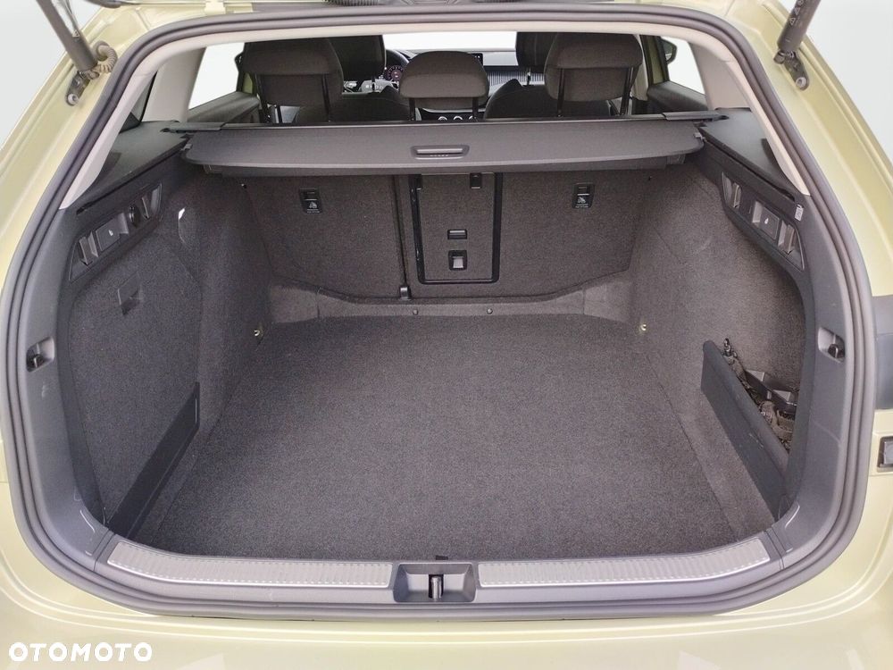 Skoda Superb 2.0 TDI SCR Selection DSG - 22