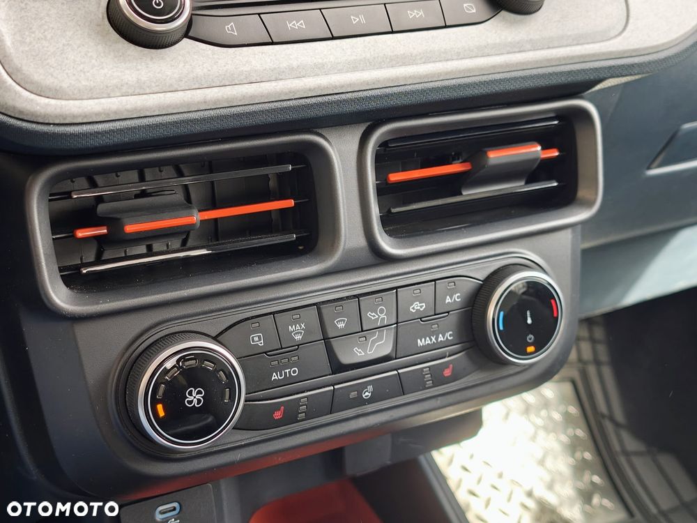 Ford Maverick - 23