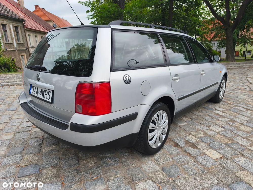 Volkswagen Passat - 4