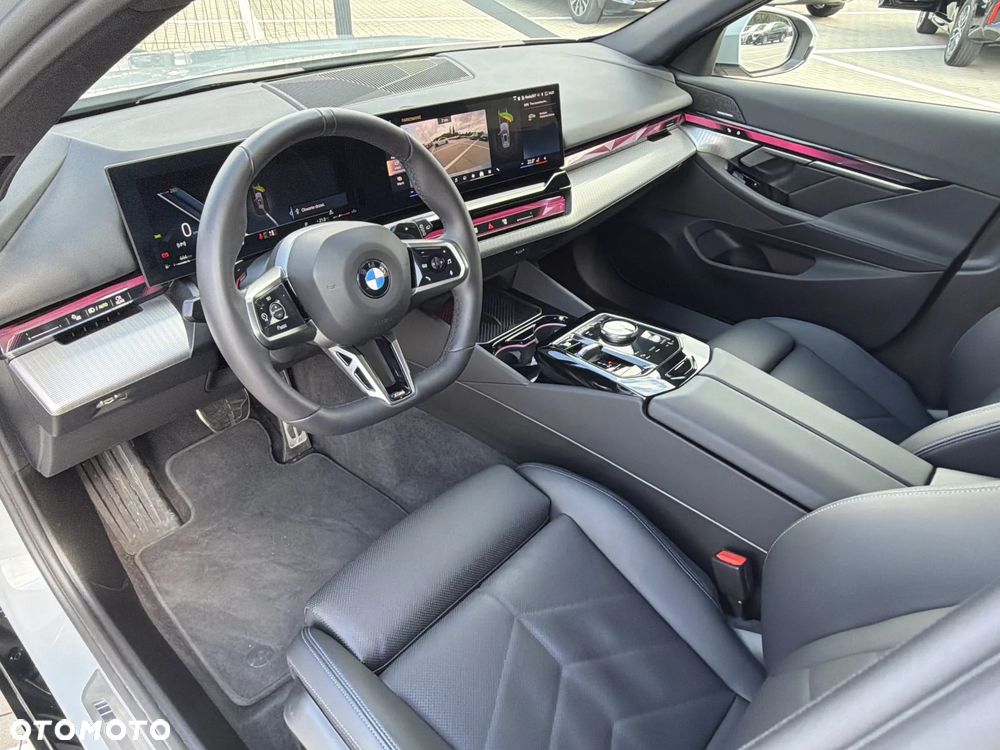 BMW Seria 5 520d xDrive mHEV M Sport - 6