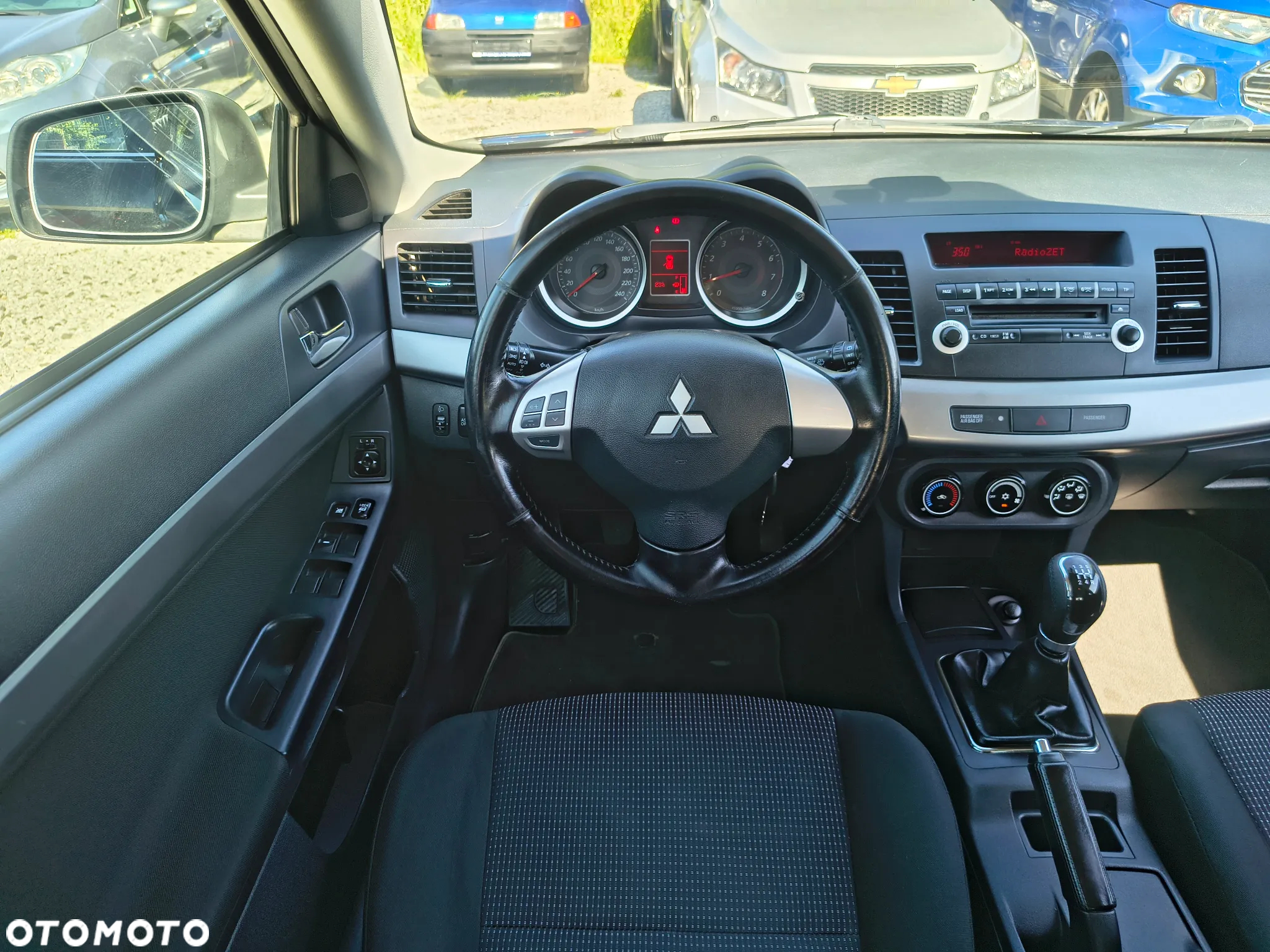 Mitsubishi Lancer 1.5 Invite - 26