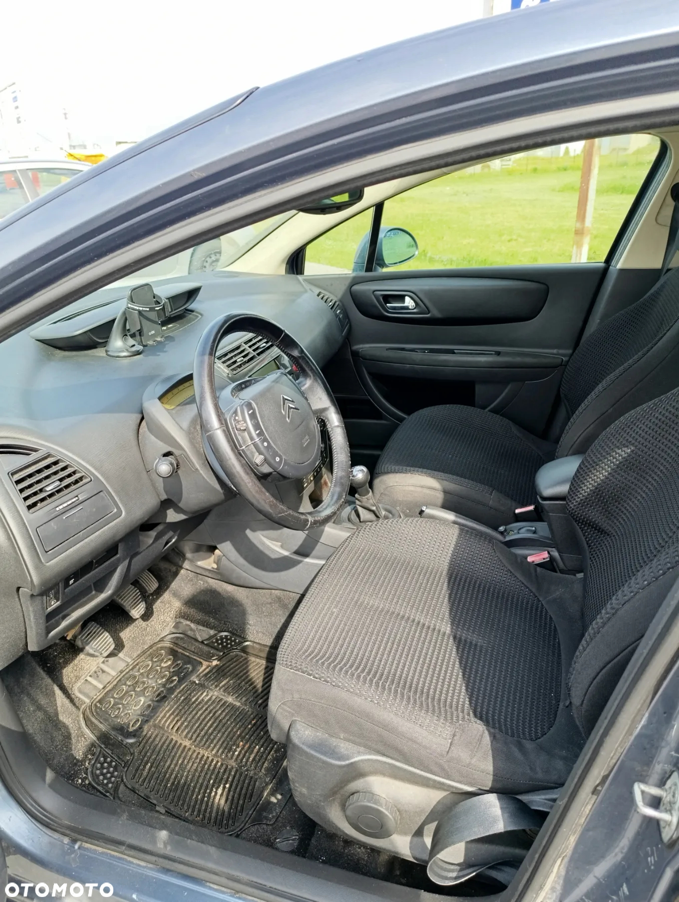 Citroën C4 1.6 HDi FAP Confort - 8