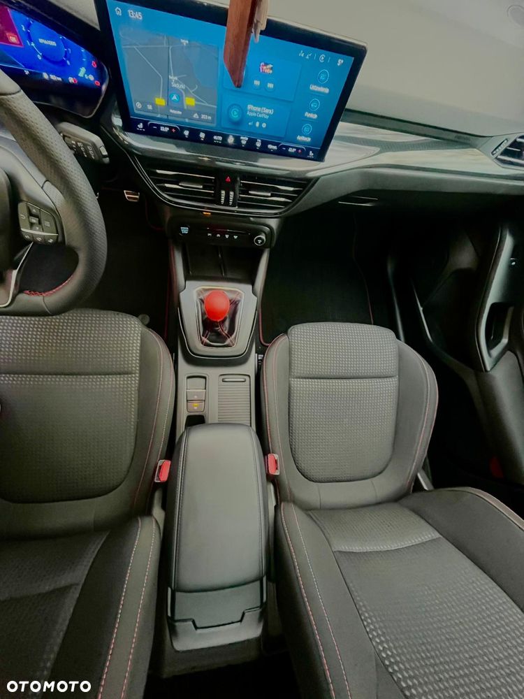 Ford Focus 1.0 EcoBoost ST-Line X - 29