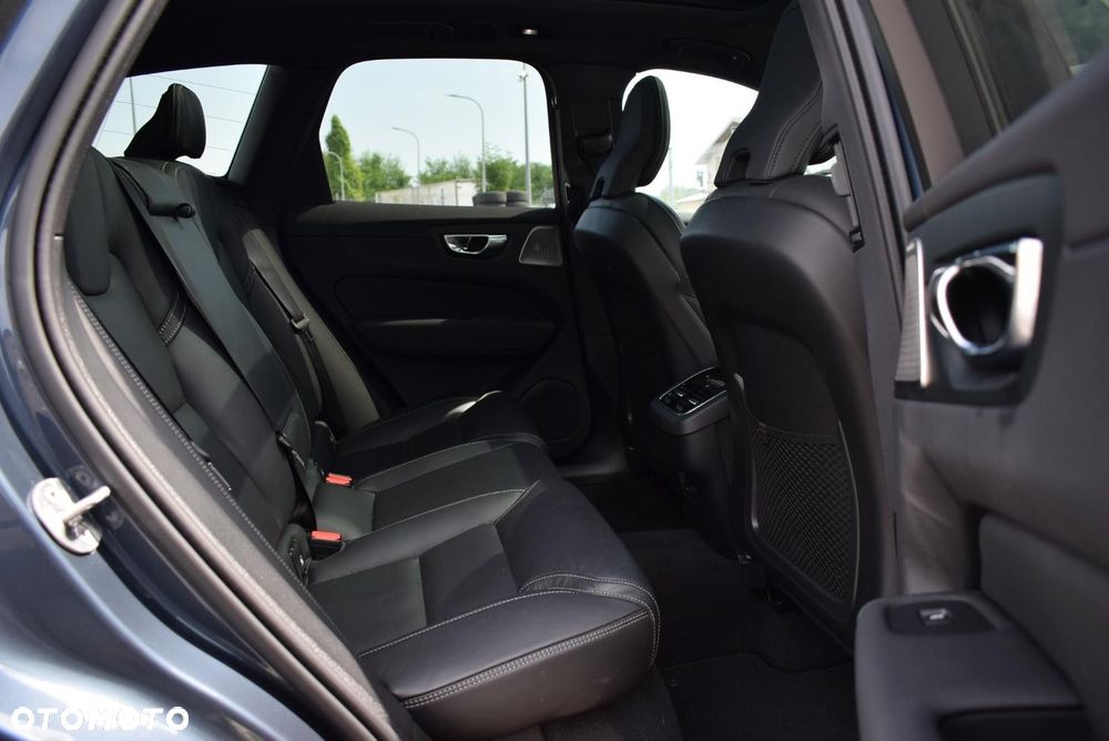 Volvo XC 60 - 25