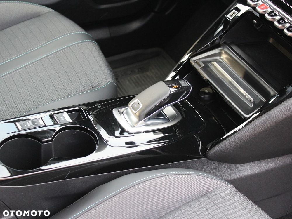 Peugeot 2008 1.2 PureTech Allure S&S EAT8 - 13