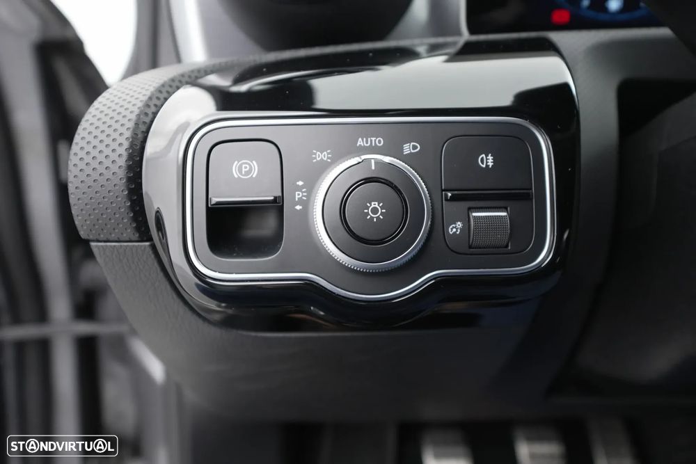 Mercedes-Benz A 200 Limousine AMG Line - 18