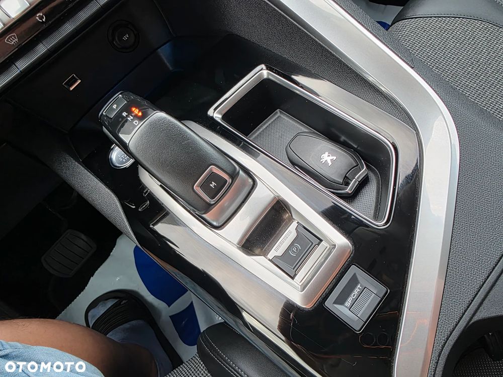 Peugeot 3008 PureTech 130 Stop & Start EAT6 Allure - 18