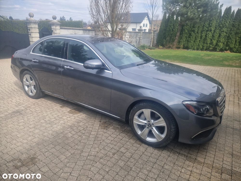 Mercedes-Benz Klasa E 300 9G-TRONIC Exclusive - 2