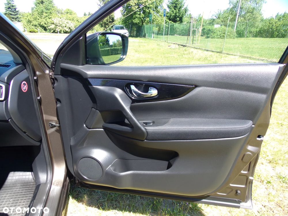 Nissan Qashqai 1.6 DIG-T N-Connecta - 25