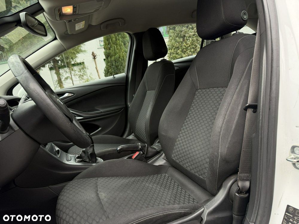 Opel Astra 1.6 CDTI Essentia - 33