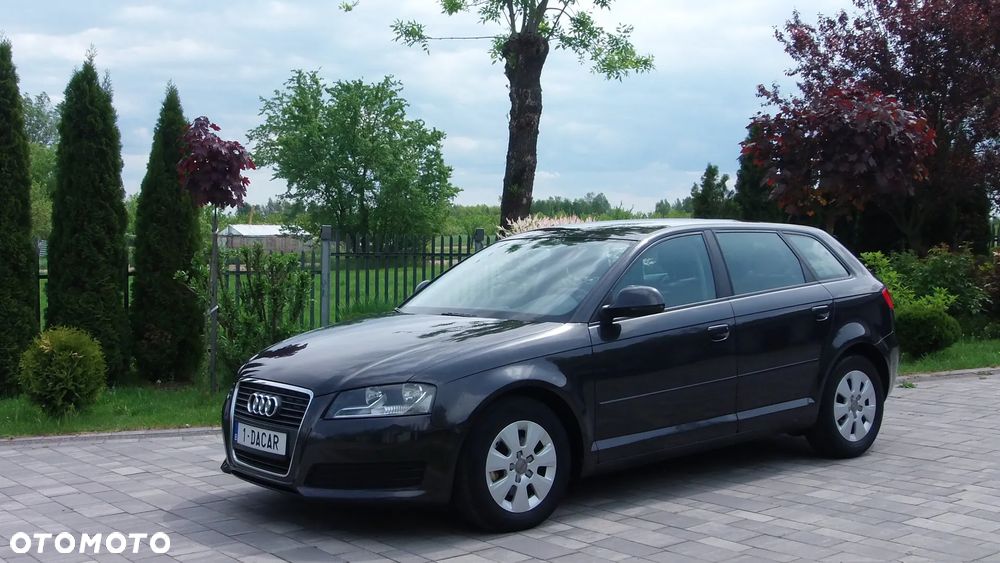 Audi A3 Sportback 1.6 TDI DPF Attraction - 4