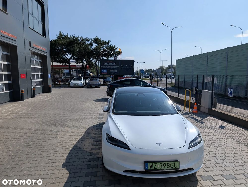 Tesla Model 3 Long Range AWD - 11
