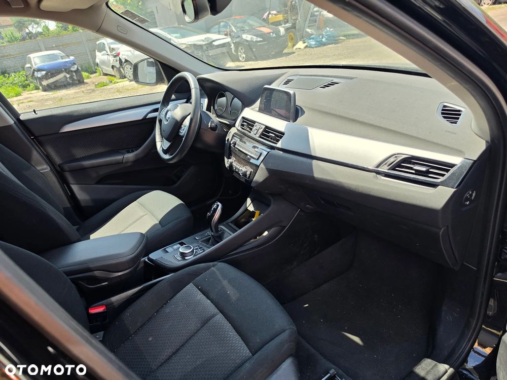 BMW X1 sDrive18i - 11