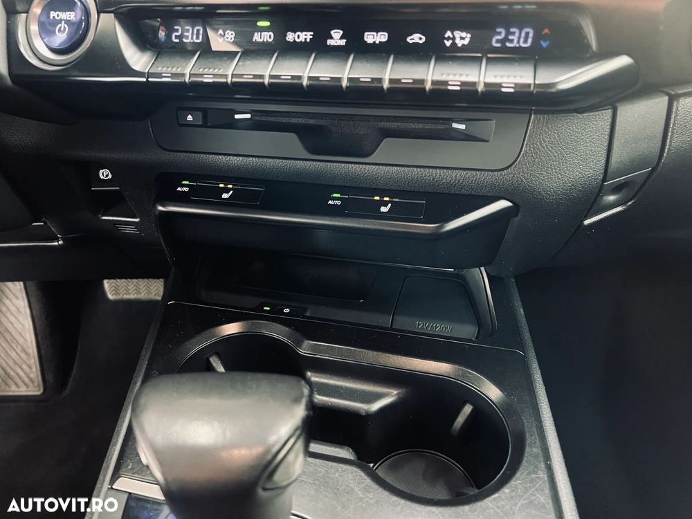 Lexus UX 250h Executive Line - 13