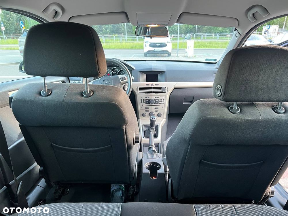 Opel Astra 1.6 Essentia - 10