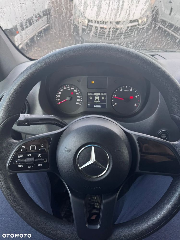 Mercedes-Benz Sprinter - 15