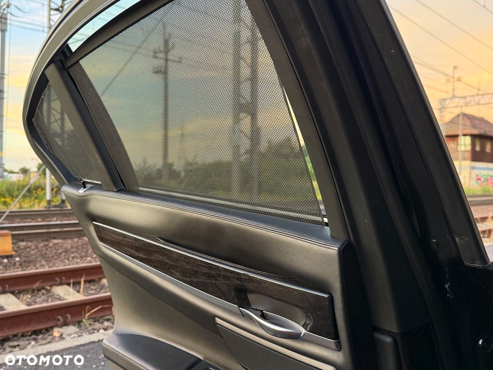 BMW Seria 7 - 30