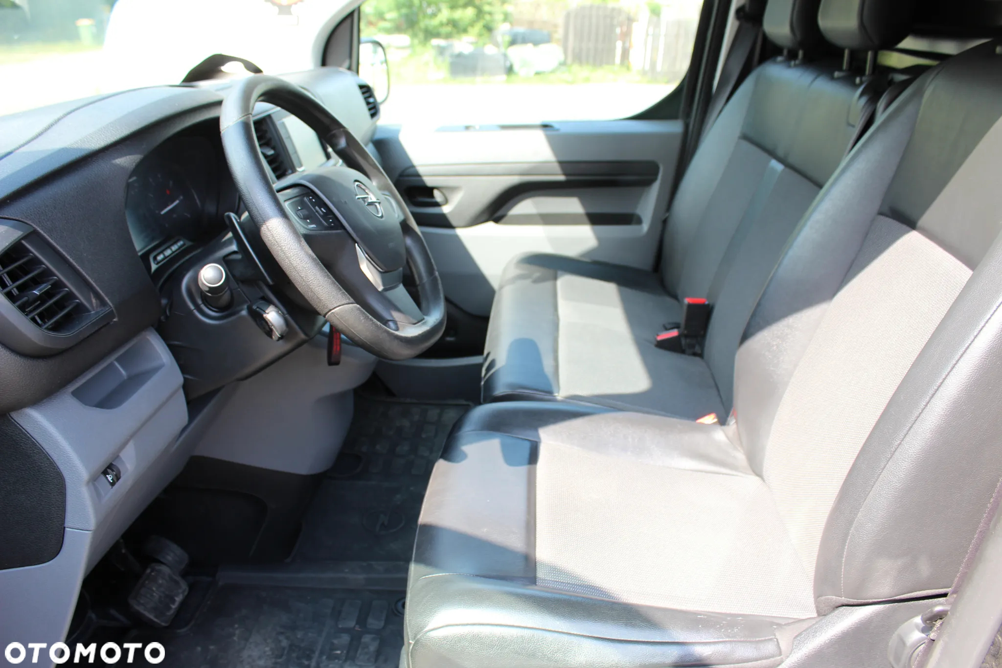 Opel Vivaro - 14