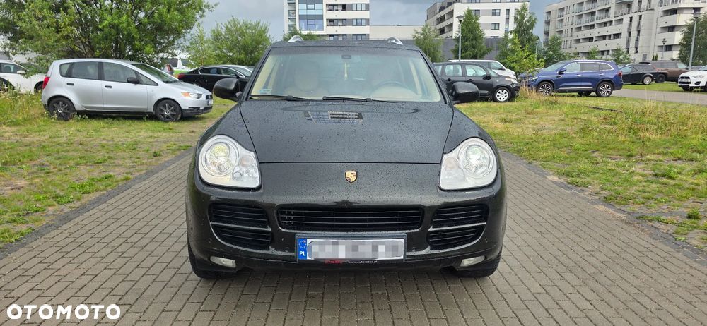 Porsche Cayenne - 2