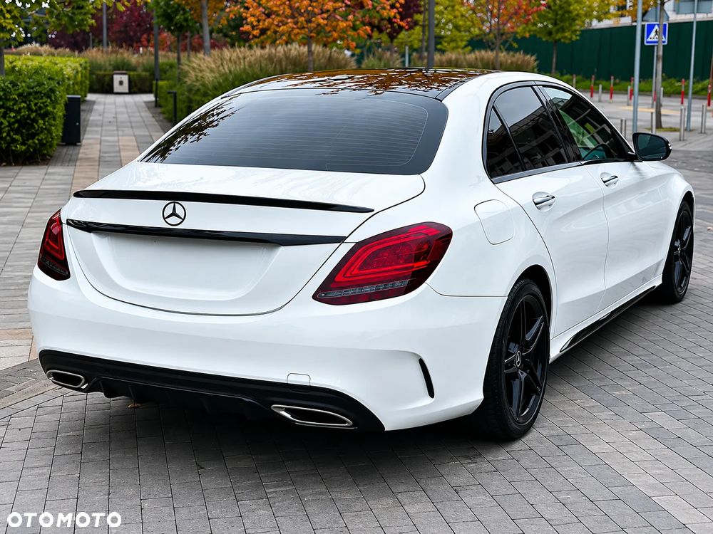 Mercedes-Benz Klasa C 300 9G-TRONIC AMG Line - 4