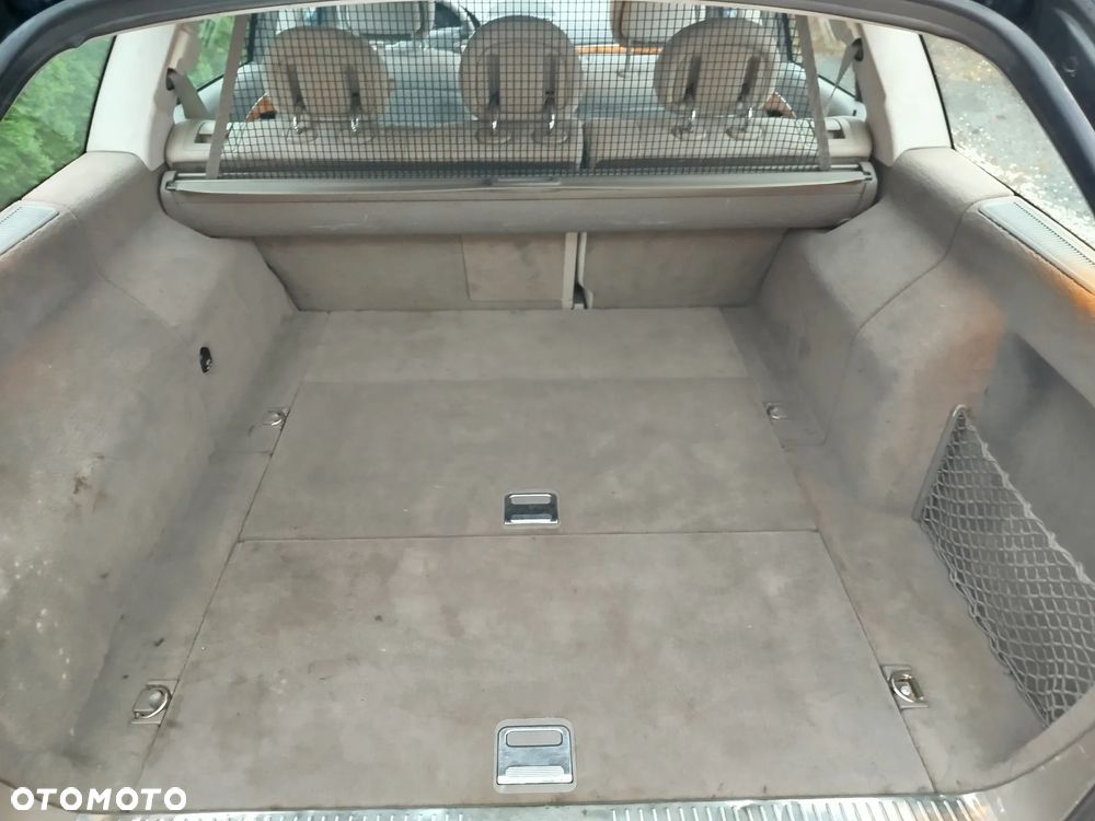 Mercedes-Benz Klasa E 220 T CDI Automatik Classic - 24