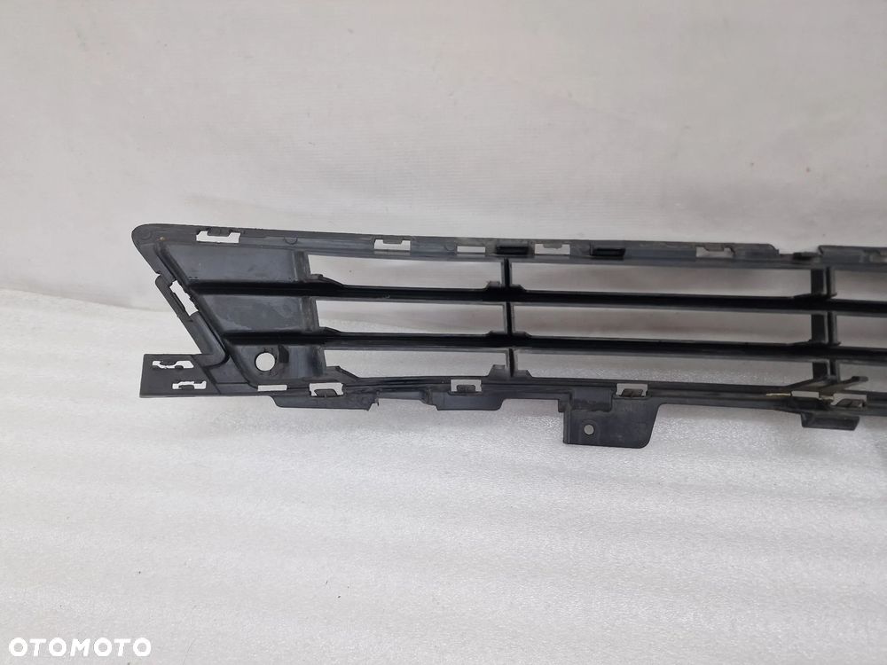 OPEL ZAFIRA C LIFT 16- KRATKA ŚRODKOWA ZDERZAKA PRZEDNIEGO , NR 39079784 / 341601492 , NR AUKCJI NK604 - 7