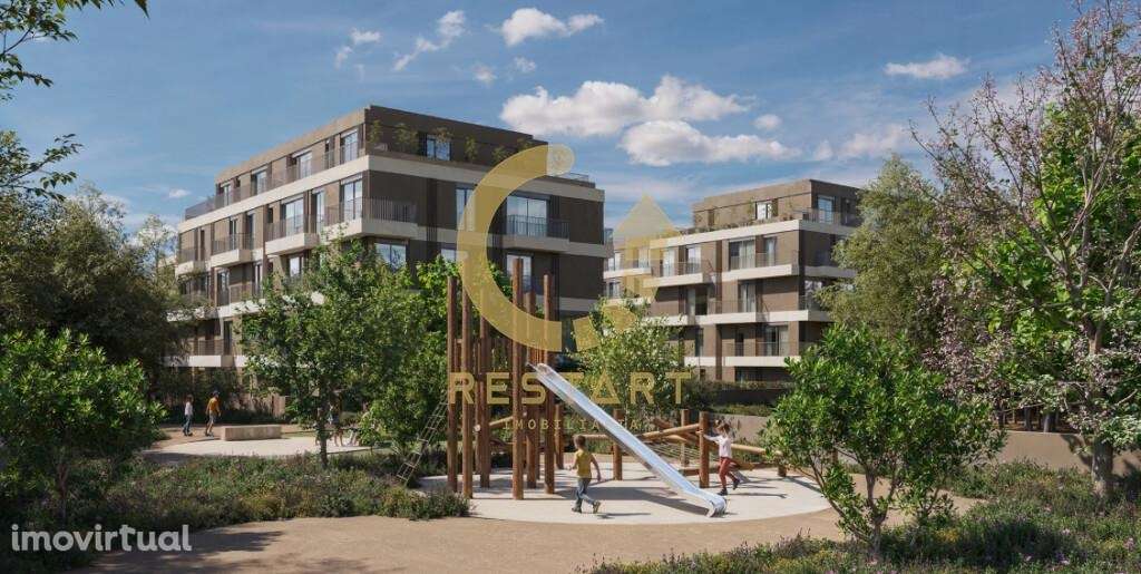 APT T1 condomínio privado, último piso, poente, varanda, lugar de gara - Grande imagem: 5/25