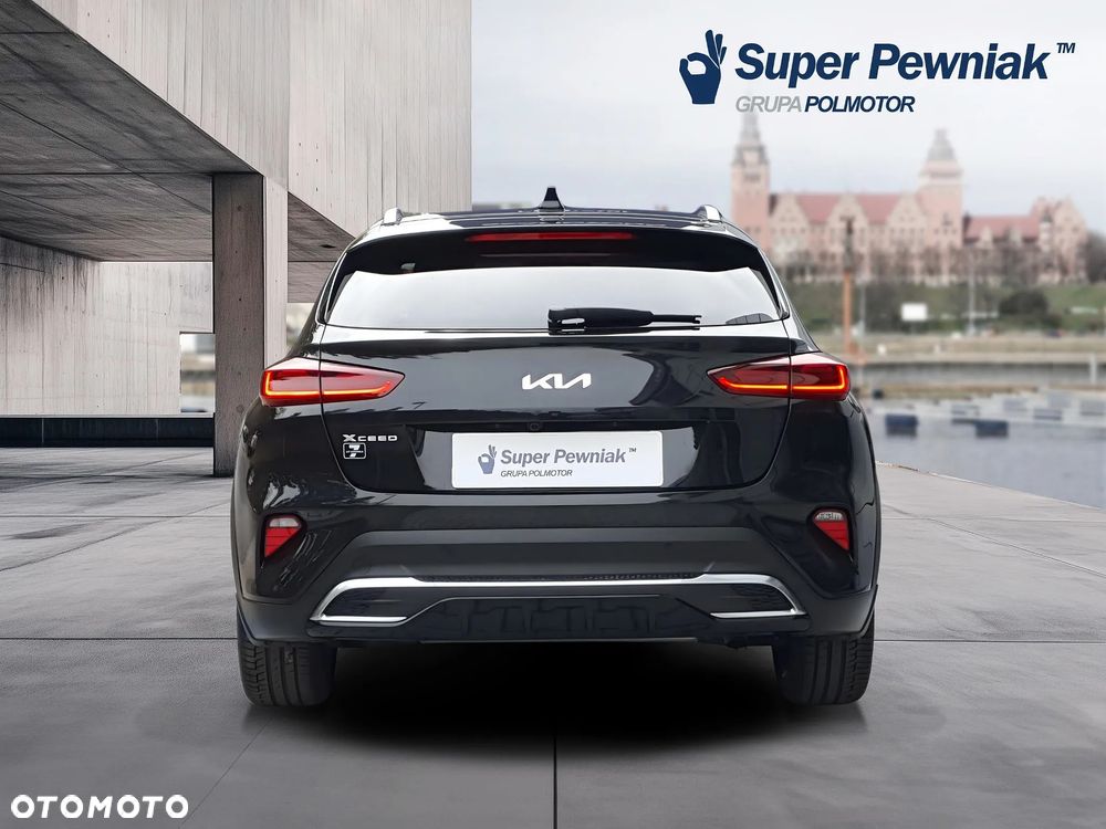 Kia XCeed 1.5 T-GDI Business Line DCT - 4