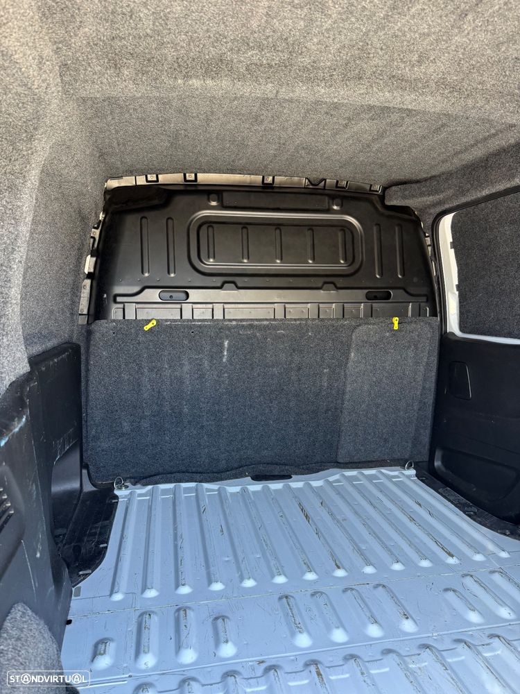 Toyota Proace City 1.5 D-4D 102cv L2 3 Lugares 2024 - 8