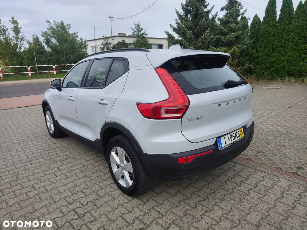 Volvo XC 40 T2 Momentum Core - 9
