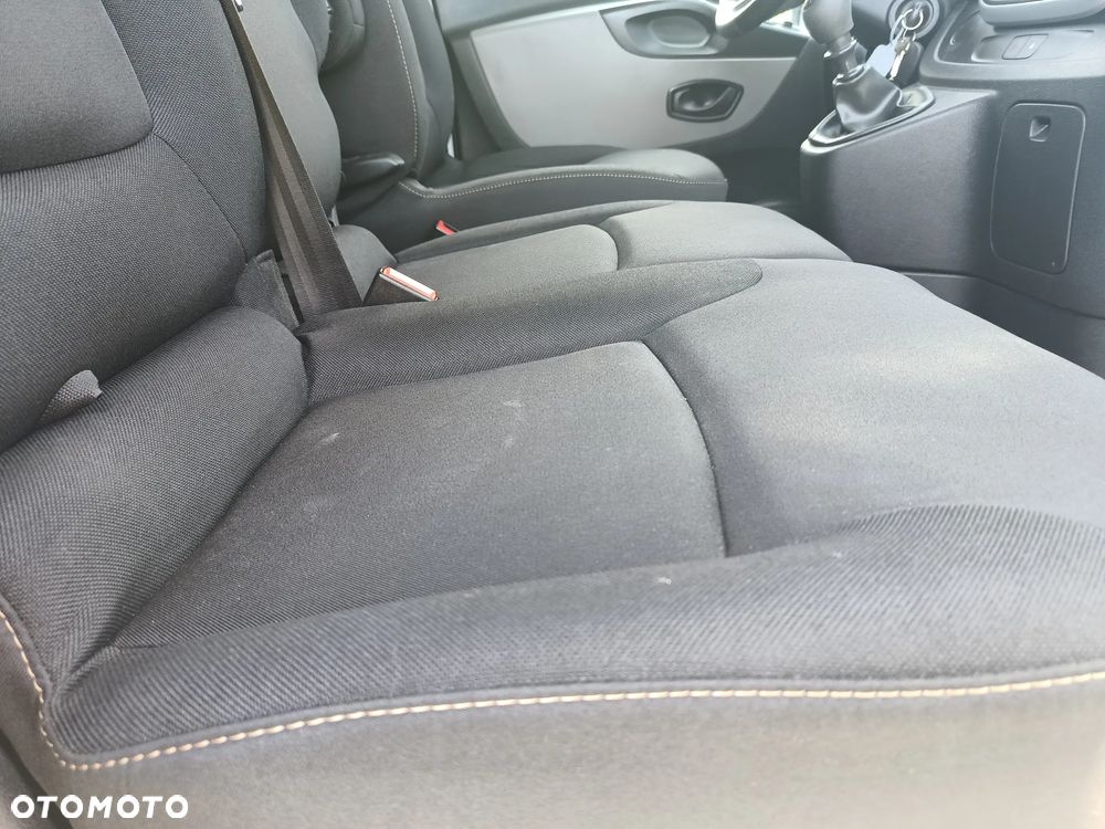 Renault Trafic L2H1 1.6 diesel 145kM 2018rok WEBASTO, CZUJNIKI PARKOWANIA, HAK, NIEWIELKI PRZEBIEG stan BDB, BEZWPADKOWY! - 29
