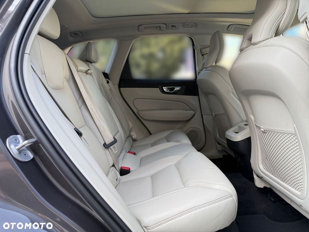 Volvo XC 60 - 30
