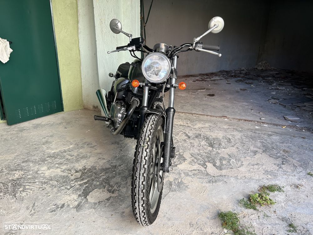 Honda CB 400T Cafe Racer - 12