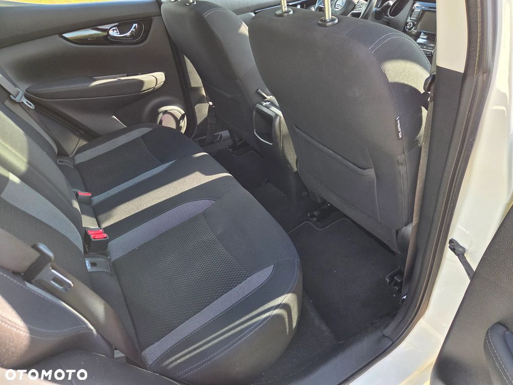 Nissan Qashqai 1.3 DIG-T N-Connecta - 17