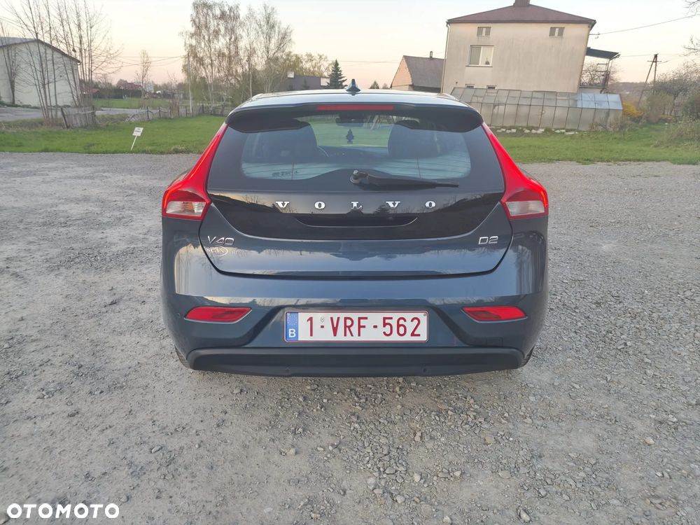 Volvo V40 D2 Momentum - 4