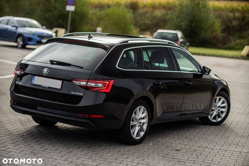 Skoda Superb 2.0 TDI Premium Edition - 20