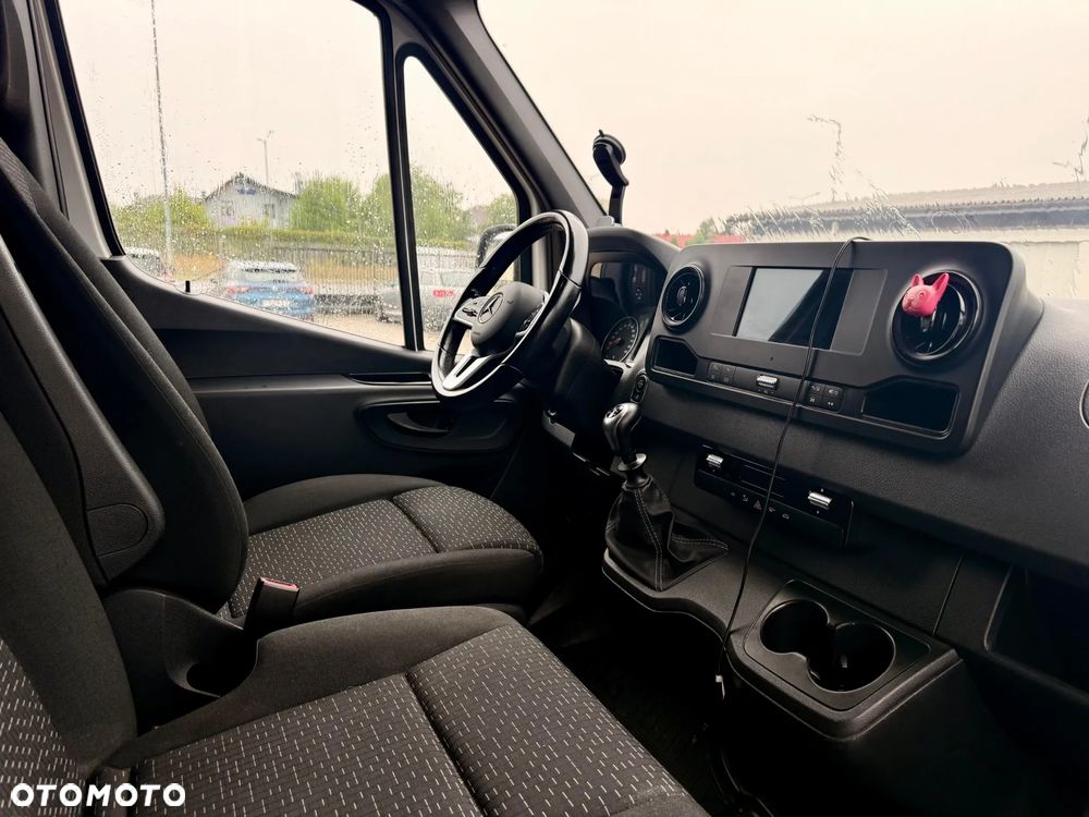 Mercedes-Benz Sprinter - 5