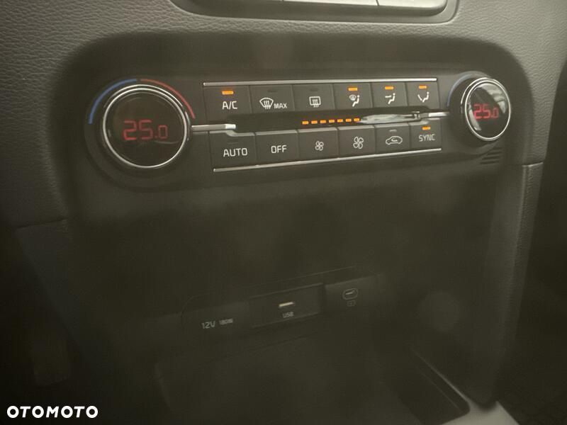 Kia Ceed 1.5 T-GDI M - 17