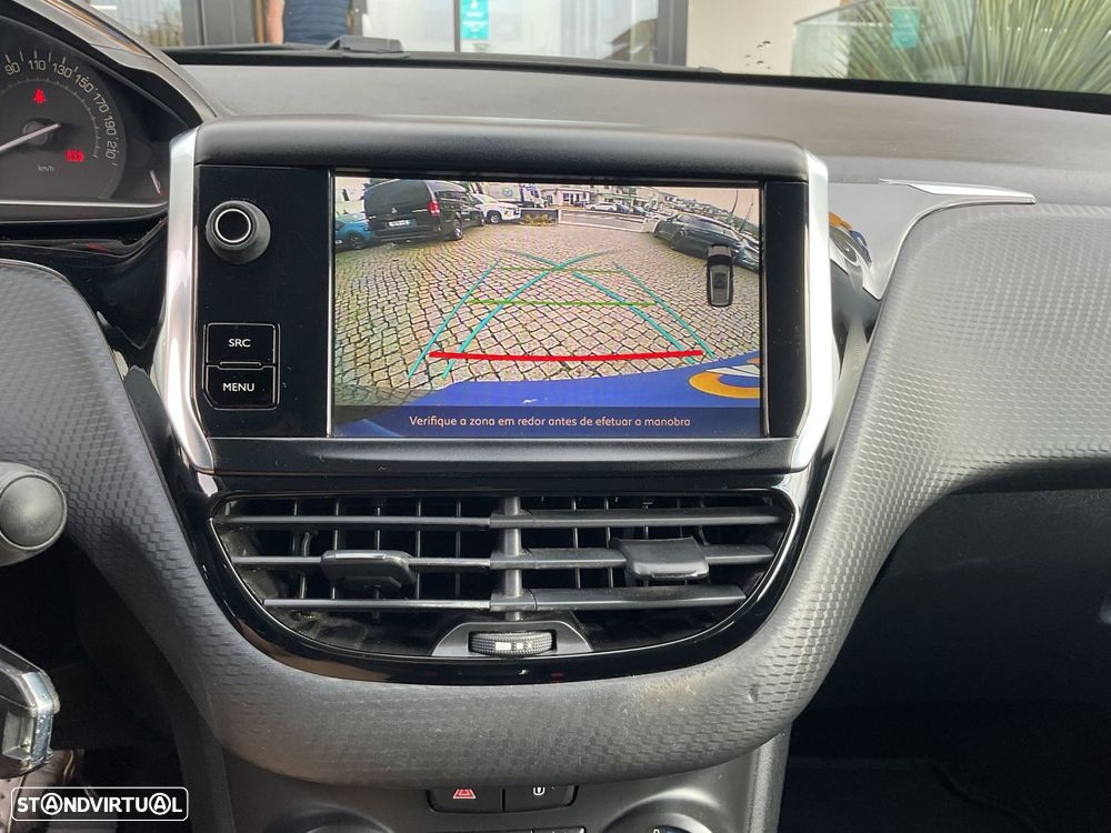 Peugeot 2008 1.2 PureTech Style - 24