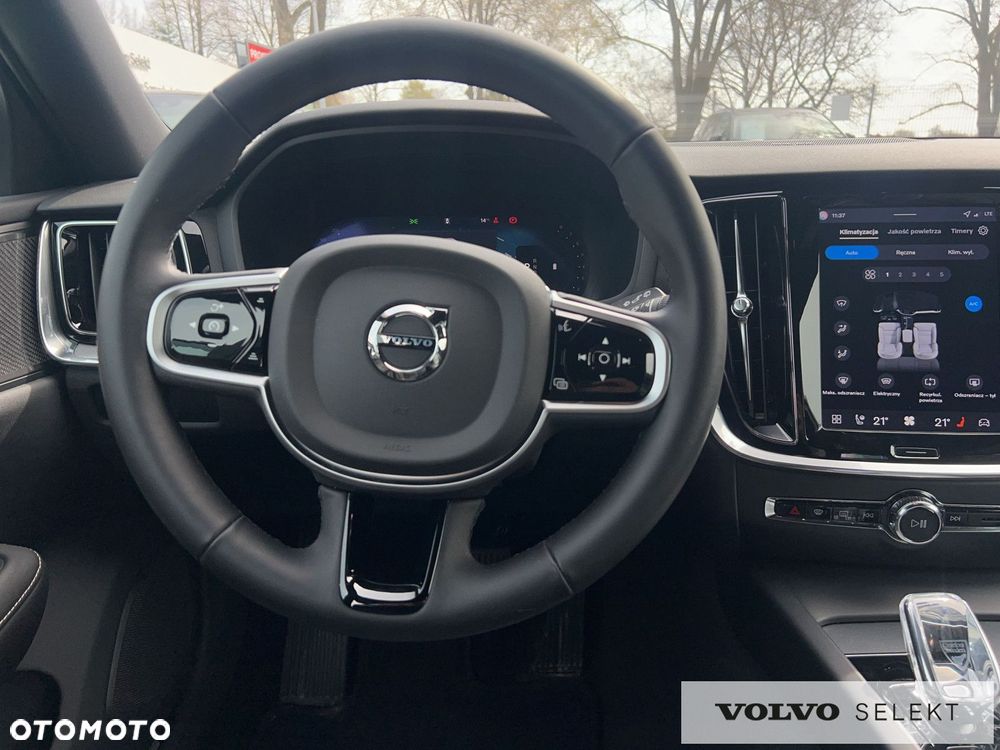 Volvo V60 B4 B Plus Dark - 29