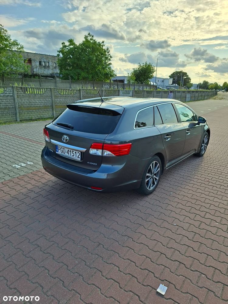 Toyota Avensis 1.8 Business Edition - 12