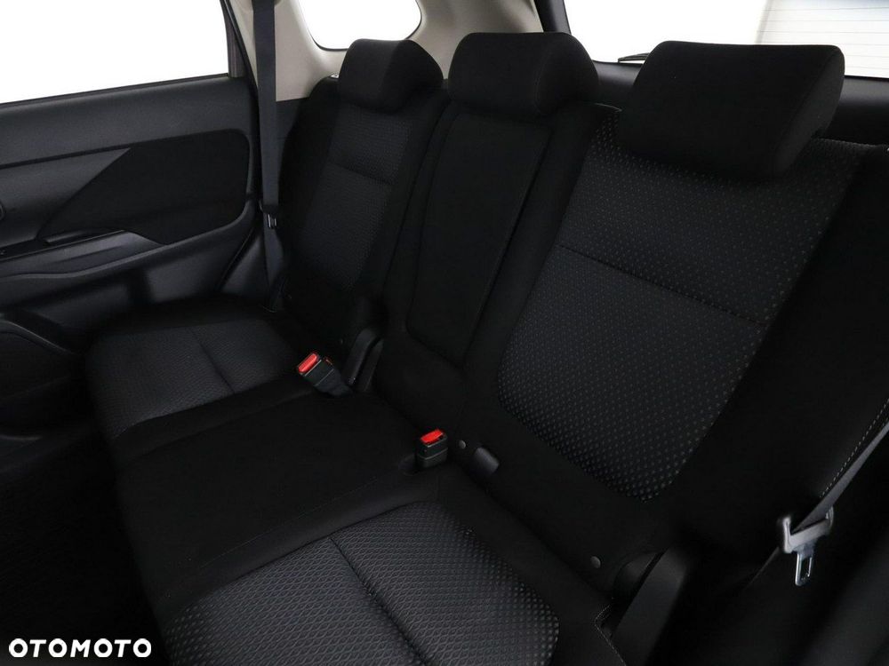 Mitsubishi Outlander 2.0 2WD Edition 100 - 17