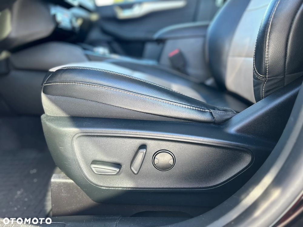 Ford Kuga 2.5 FHEV AWD Titanium - 25