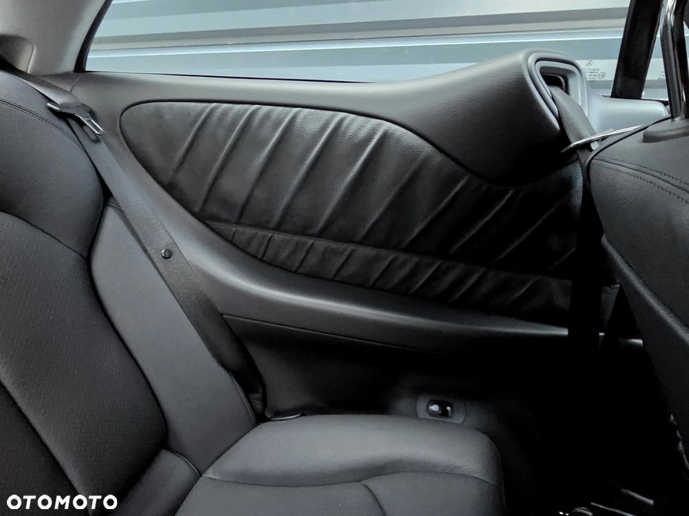 Mercedes-Benz CLK - 13