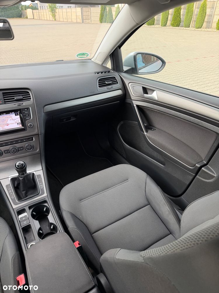 Volkswagen Golf 1.6 TDI DPF Highline - 27