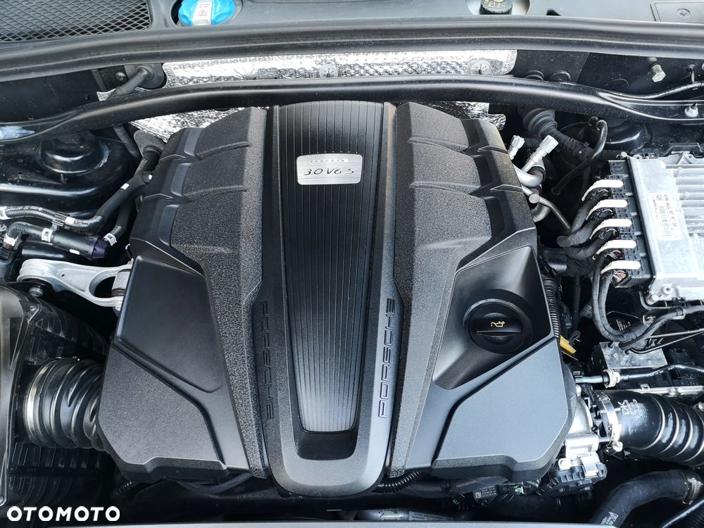 Porsche Macan S - 30