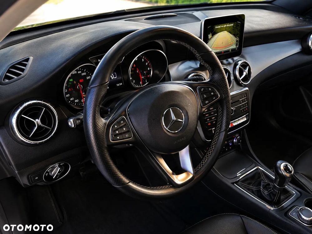 Mercedes-Benz CLA - 9