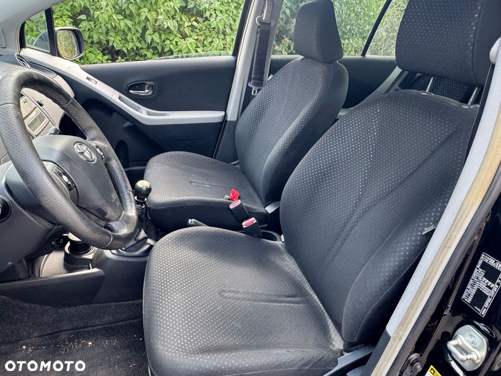 Toyota Yaris 1.33 VVT-i Executive - 12