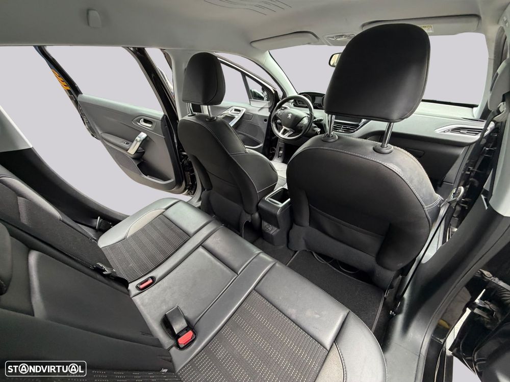 Peugeot 2008 1.2 PureTech Allure - 30