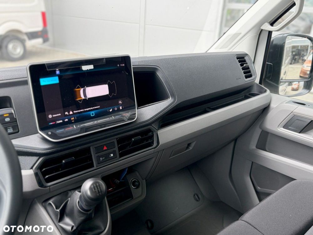 Volkswagen Crafter 35 Furgon z wysokim dachem silnik: 2,0 l EU6 SCR 140 KM / skrzynia biegów: Przedni napęd manualna 6-biegowa rozstaw osi: 4490 mm - 20